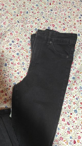 Pantalón vaquero oscuro de mujer