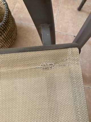Sillas de terraza con estructura metálica