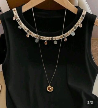 Camiseta Negra Talla M nueva sin etiqueta decorada