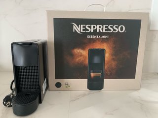 Cafetera Nespresso Essenza Mini