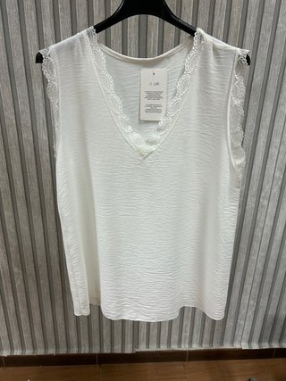 Lencera Blanca con Detalle de Encaje