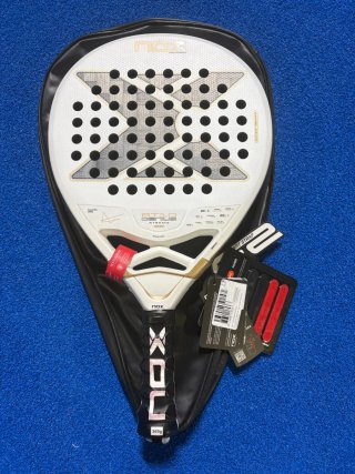 Pala de Pádel Nox AT10 12K 2026
