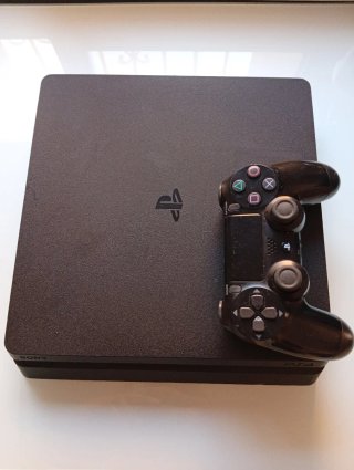 PS4 (PlayStation 4) Slim 1TB