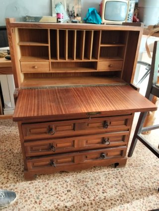 Escritorio de madera tipo secreter