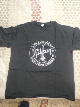 Camiseta Gibson Negra