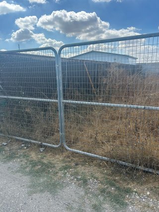 Puerta de parcela metálica