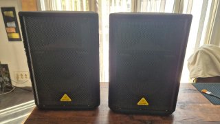 2 Altavoces Behringer Eurolive VP1220