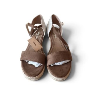 Alpargatas Corina Marrones y Beige