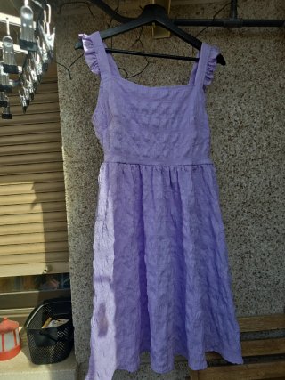 Vestido Lila con Volantes