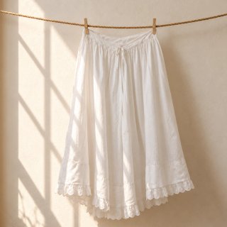 Enagua Blanca con Bordados