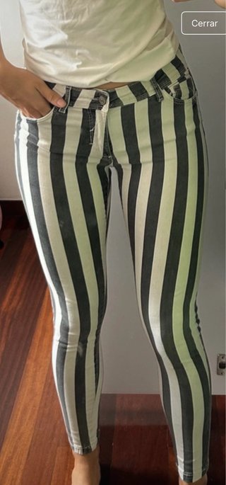 Pantalón pitillo rayas push up
