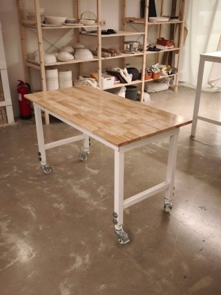 Mesa de trabajo madera maciza regulable