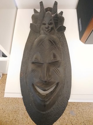 Máscara Africana de Madera Tallada