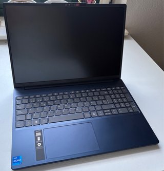 Portátil Lenovo IdeaPad Slim 3 15IAH10
