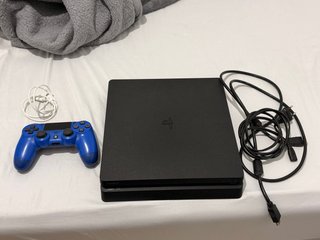 PS4 (PlayStation 4) 500GB con mando