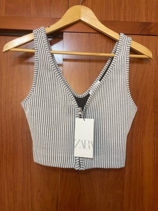 Top Corto Zara Blanco y Negro Talla S
