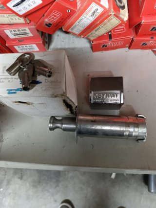 Cerradura de persiana Keymat K-5