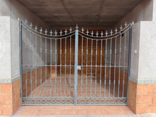 Puerta de Hierro Fundido de Dos Hojas
