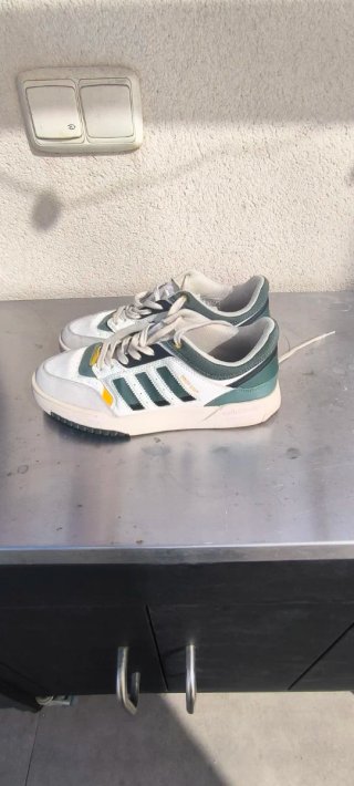 Zapatillas Adidas Blancas y Verdes