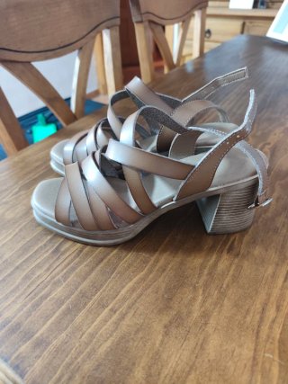 Sandalias de Tacón marrones nuevas