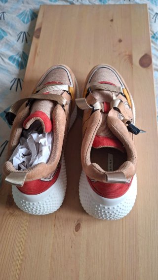 Zapatillas Corina Beige y Rojas