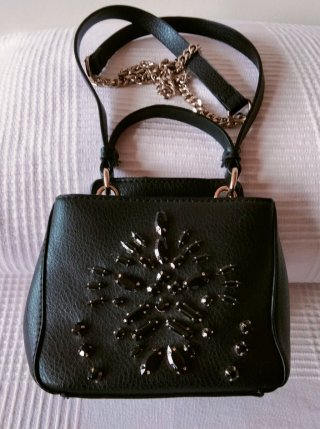 Mini bolso negro con pedrería