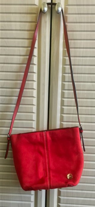 Bolso de antelina rojo
