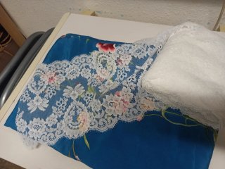 Puntilla de encaje blanca