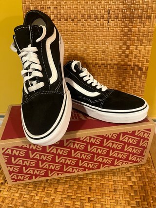 Zapatillas Vans Clásicas Negras y Blancas