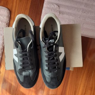 Deportivas Victoria Negras y Blancas