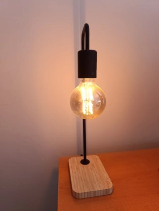 Lámpara de mesa minimalista