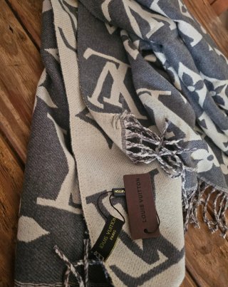Bufanda Louis Vuitton Gris y Beige