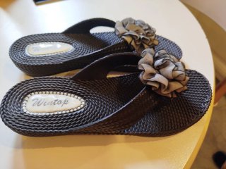 Chancletas Wintop Negras con Flor