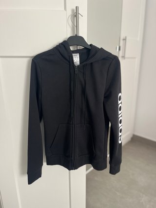 Sudadera adidas con capucha negra