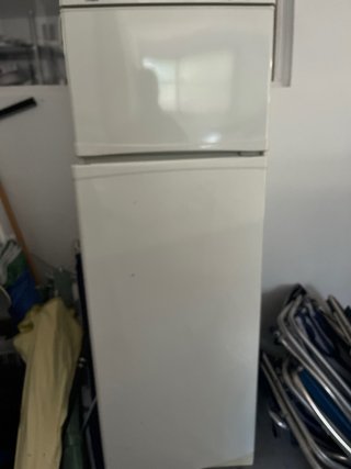 Frigorífico de dos puertas blanco