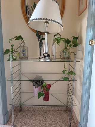Estantería de Metal y Cristal