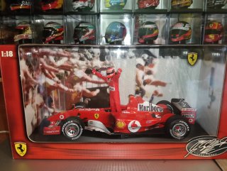 Modellino Ferrari 2004 Schumacher 1:18