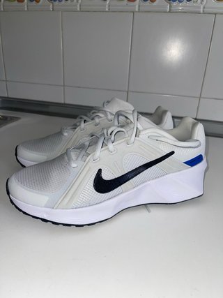 Zapatillas Nike Blancas y Negras