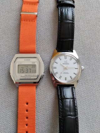 Pack 2 Relojes: Casio A1000 y Shanghai 7120
