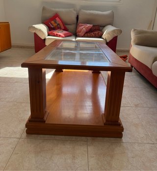 Mesa de centro de madera y cristal