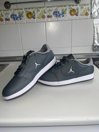 Zapatillas Nike Jordan Gris