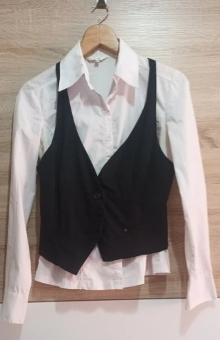 Conjunto Camisa y Chaleco Stradivarius