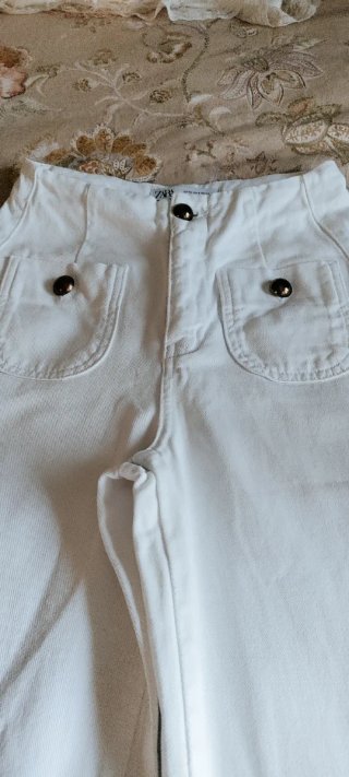 Pantalones vaqueros blancos Zara