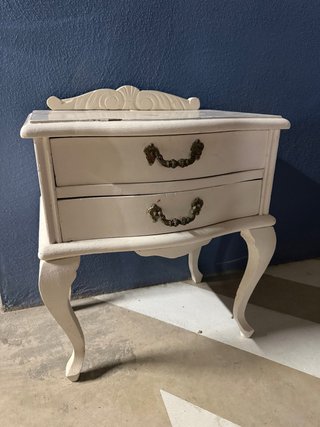 Mesita auxiliar vintage antigua con cajonero retro