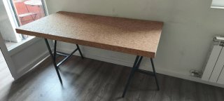 Escritorio Ikea con Tablero de Corcho