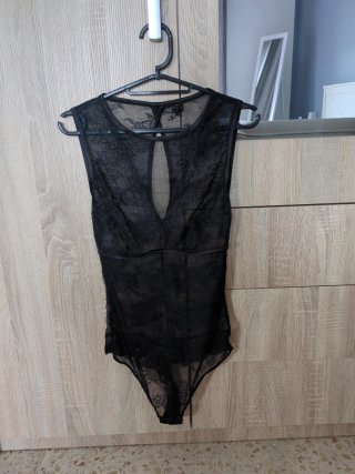 Body negro de encaje