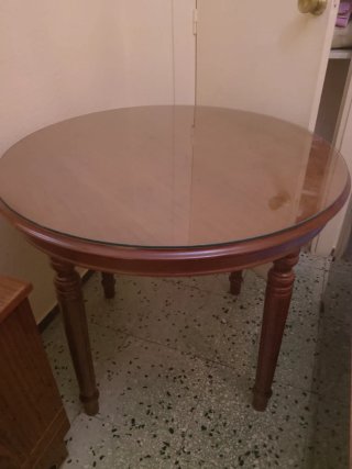 Mesa Redonda de Madera con Sobre de Cristal