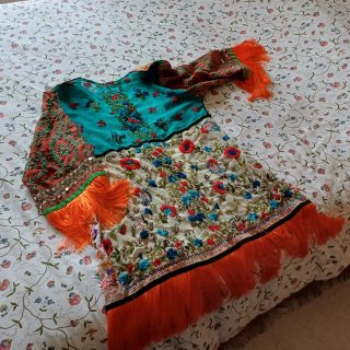 Chaqueta Kimono con Bordados y Flecos