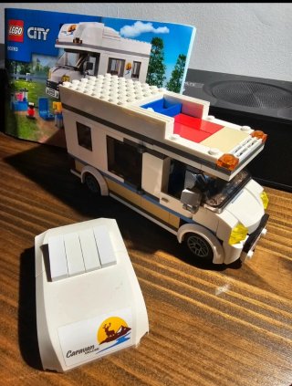Lego City 60283 Autocaravana - Holiday camper van