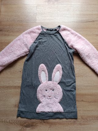 Bata con diseño de conejo